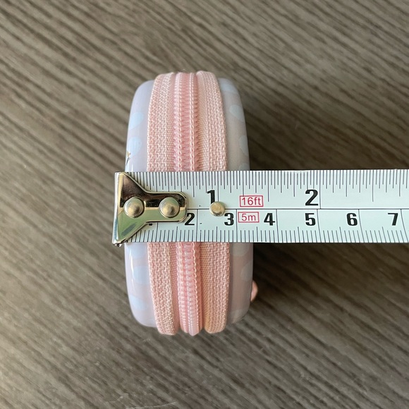 Universal studios ‘secret life of pets’ metal coin double zippered mini - Picture 7 of 8